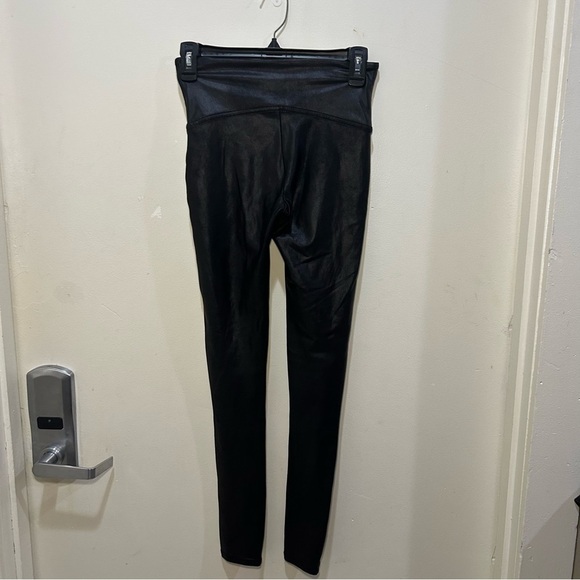 Spanx Black Faux Leather Leggings Size Medium - Picture 3 of 9